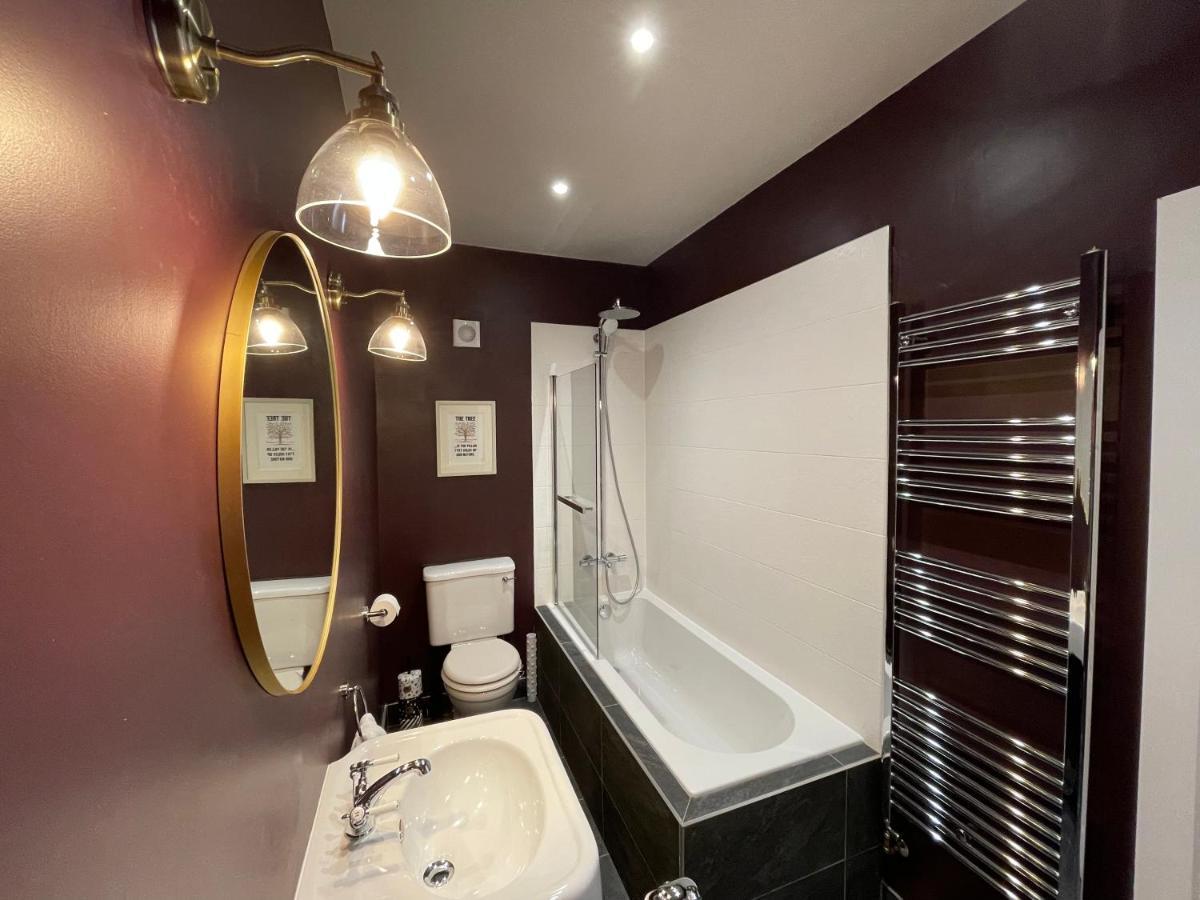 The Old Shop, A Two Bed Flat In Inverkip Village Buitenkant foto